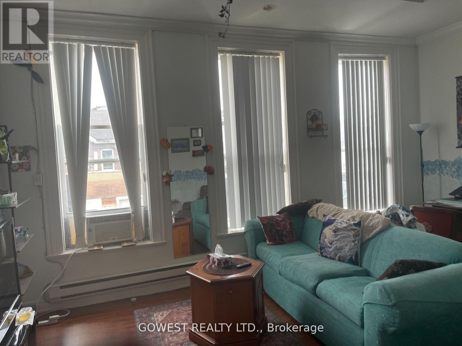 405 St Paul Street E Property Photo 12