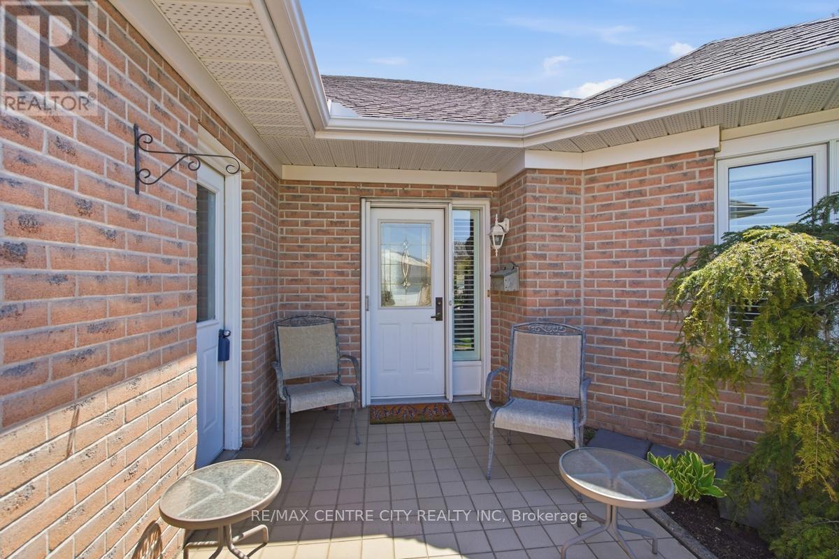 48 Ilderbrook Circle Property Photo 3
