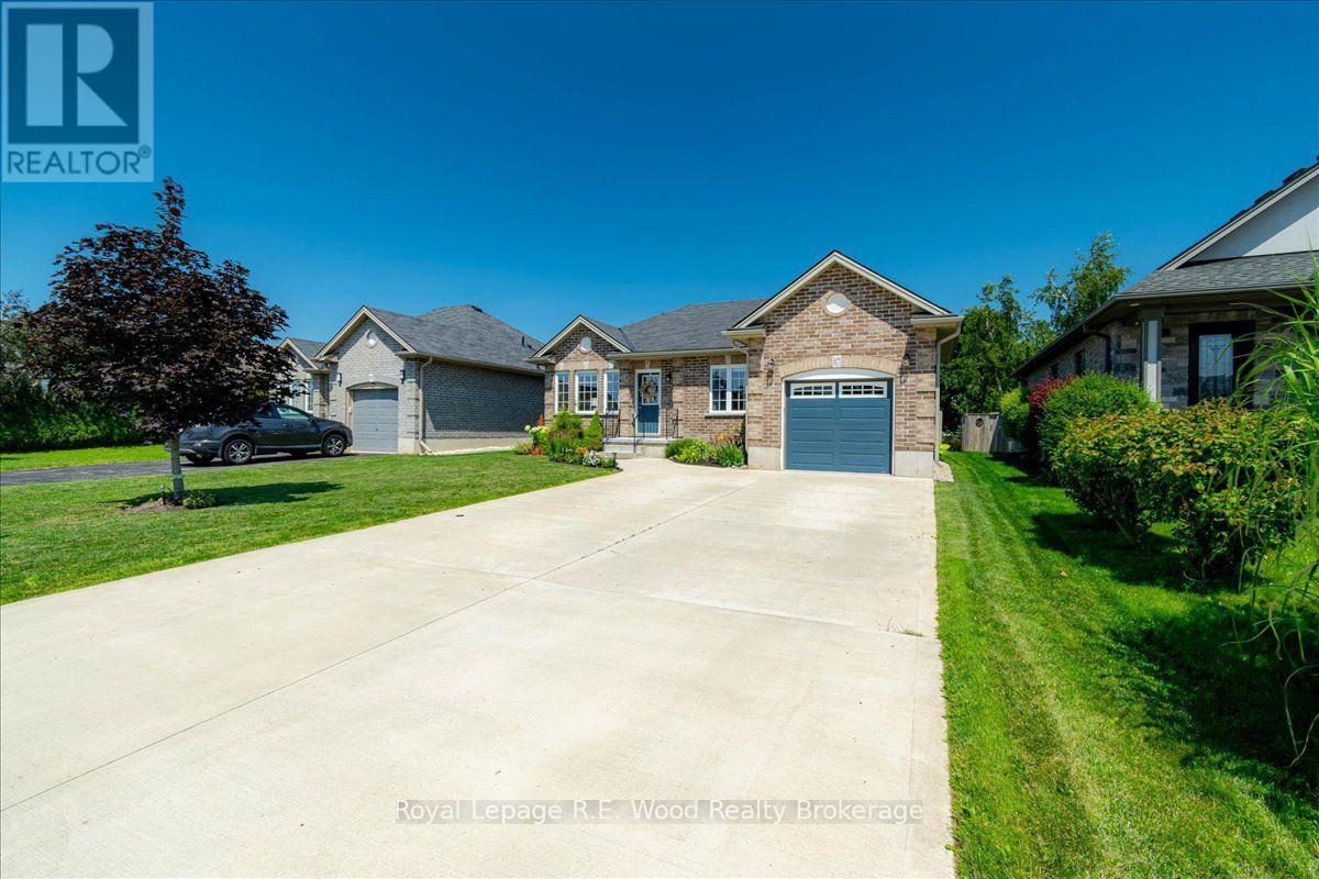 87 Irving Drive Property Photo 1