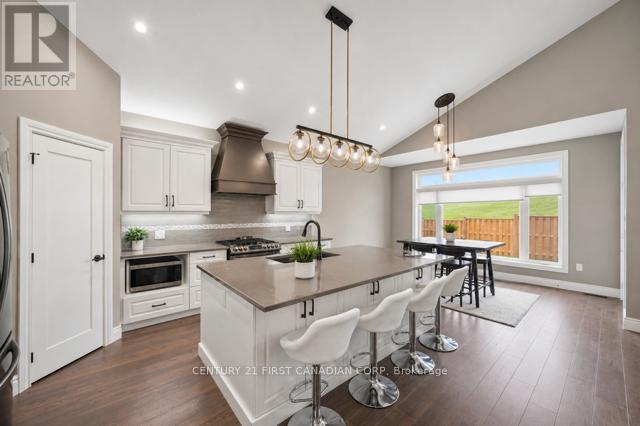941 Longworth Road Property Photo 14