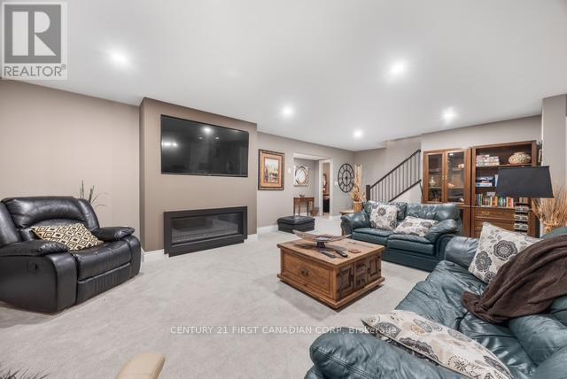 941 Longworth Road Property Photo 28