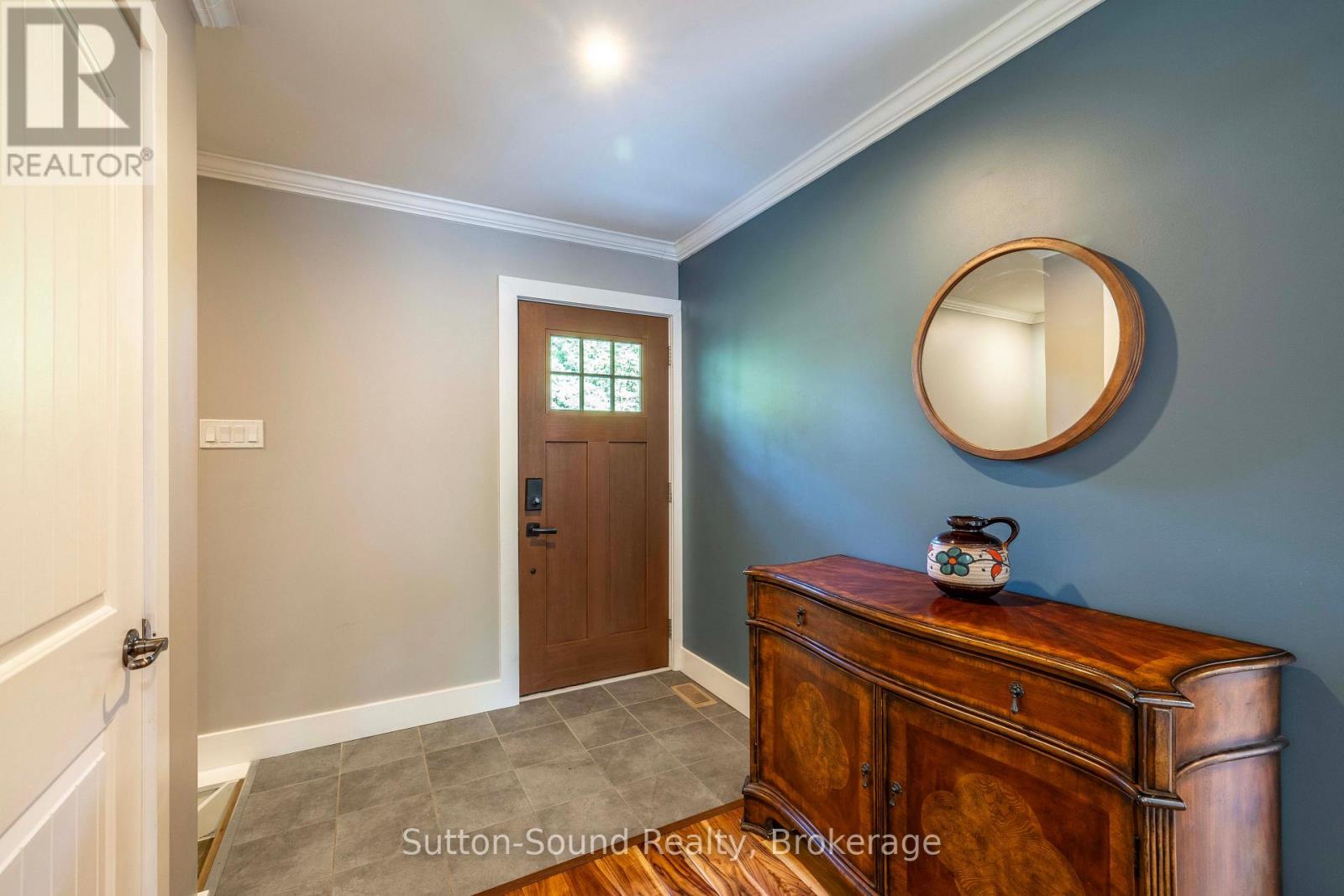 90 Graham Crescent Property Photo 4