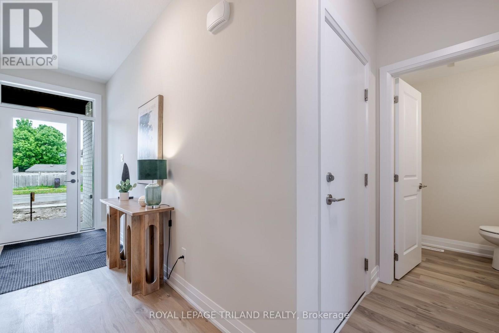 760 Banyan Lane Property Photo 8