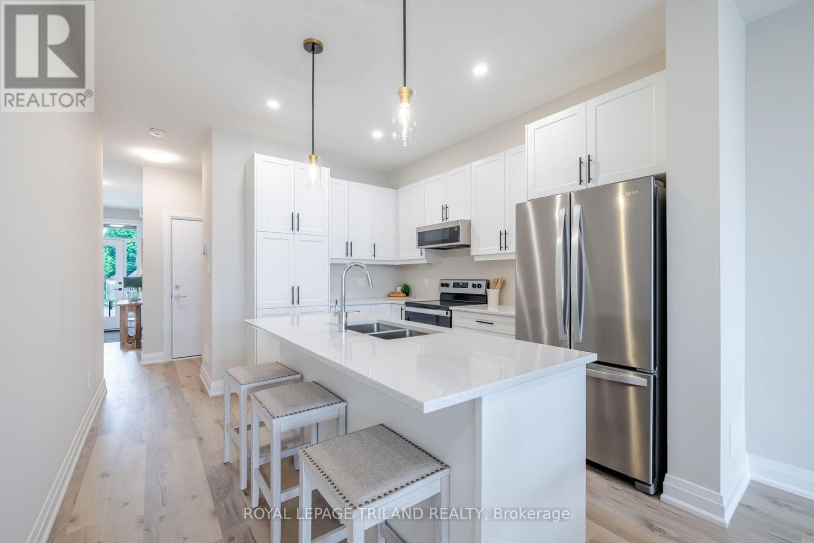 760 Banyan Lane Property Photo 10