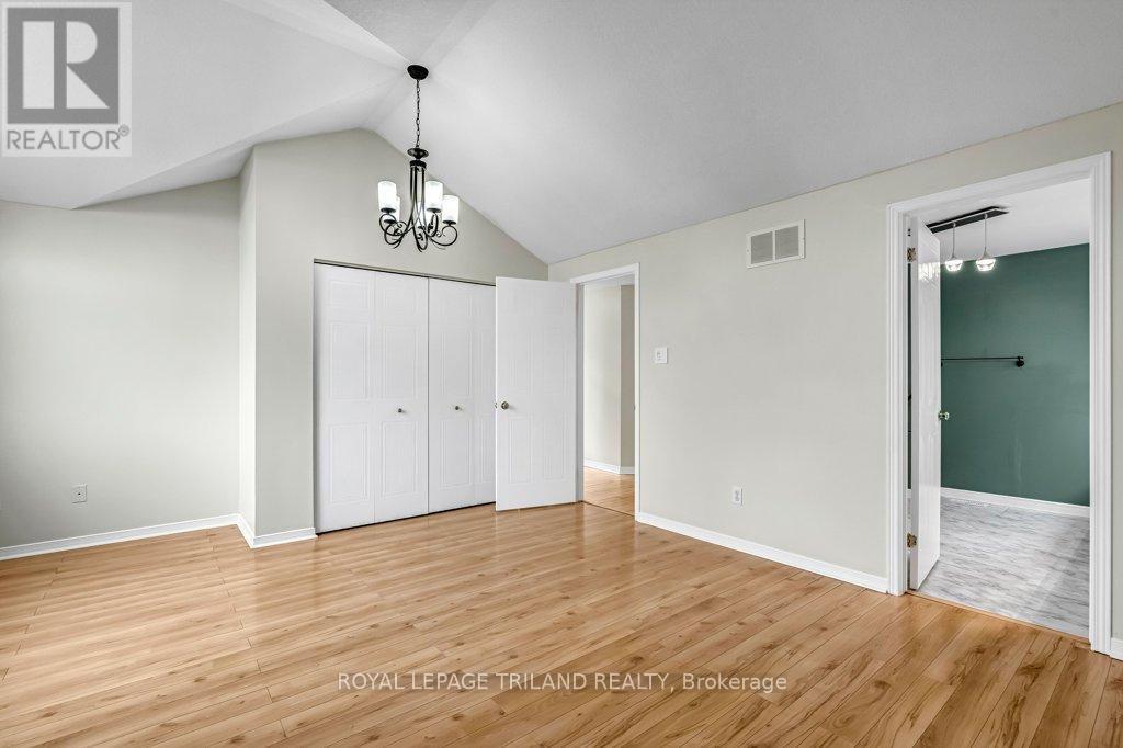 215 Rossmore Court Property Photo 25