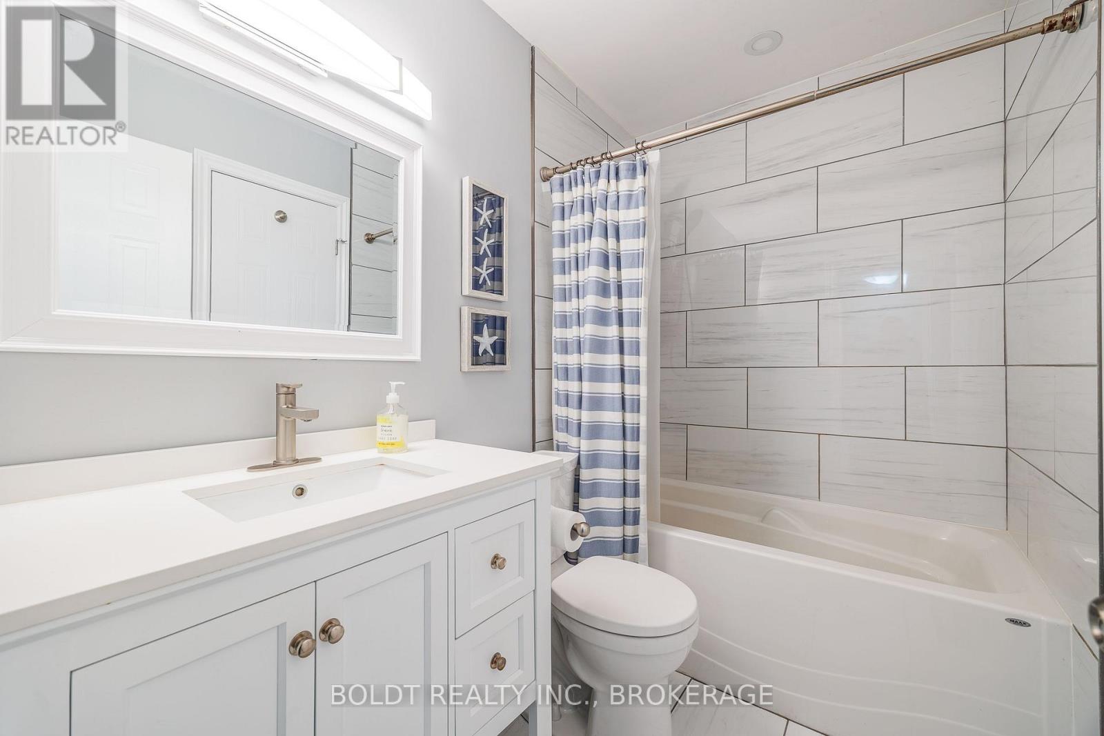 86 Devine Crescent Property Photo 16