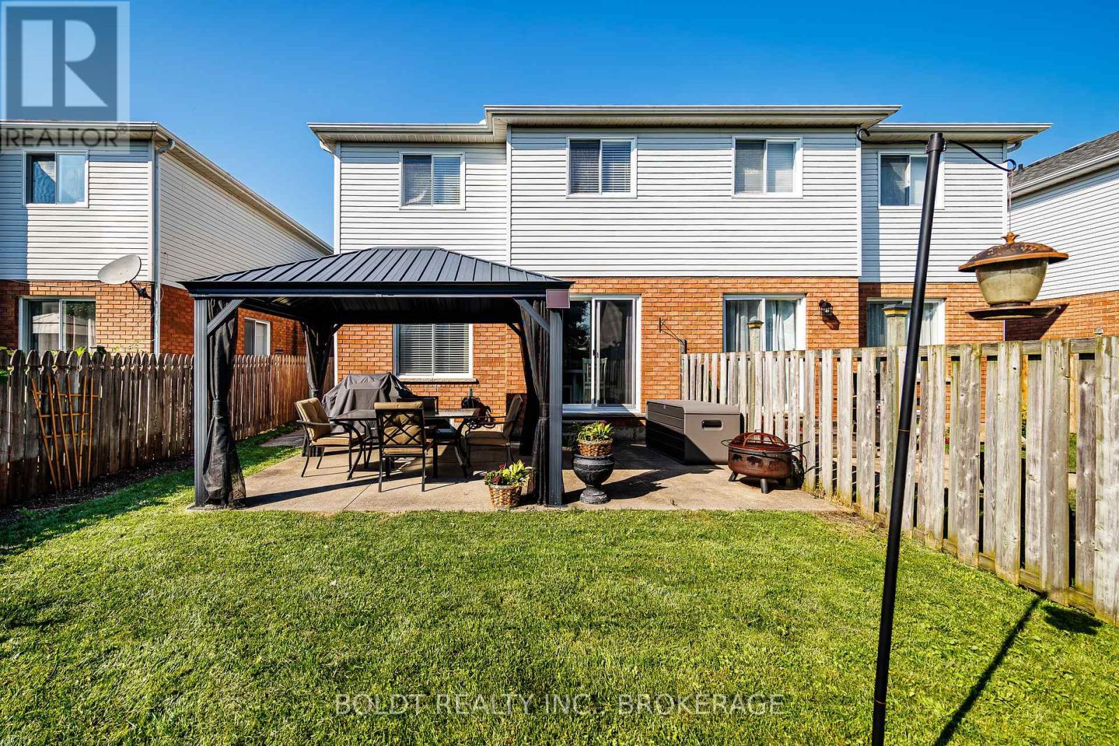 86 Devine Crescent Property Photo 22