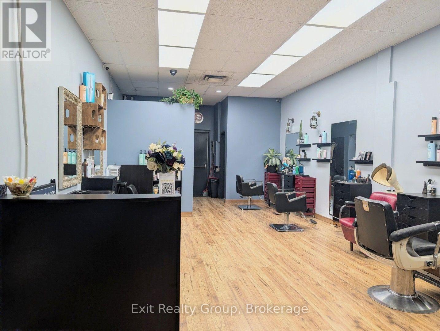 266 Dundas Street E Property Photo 4