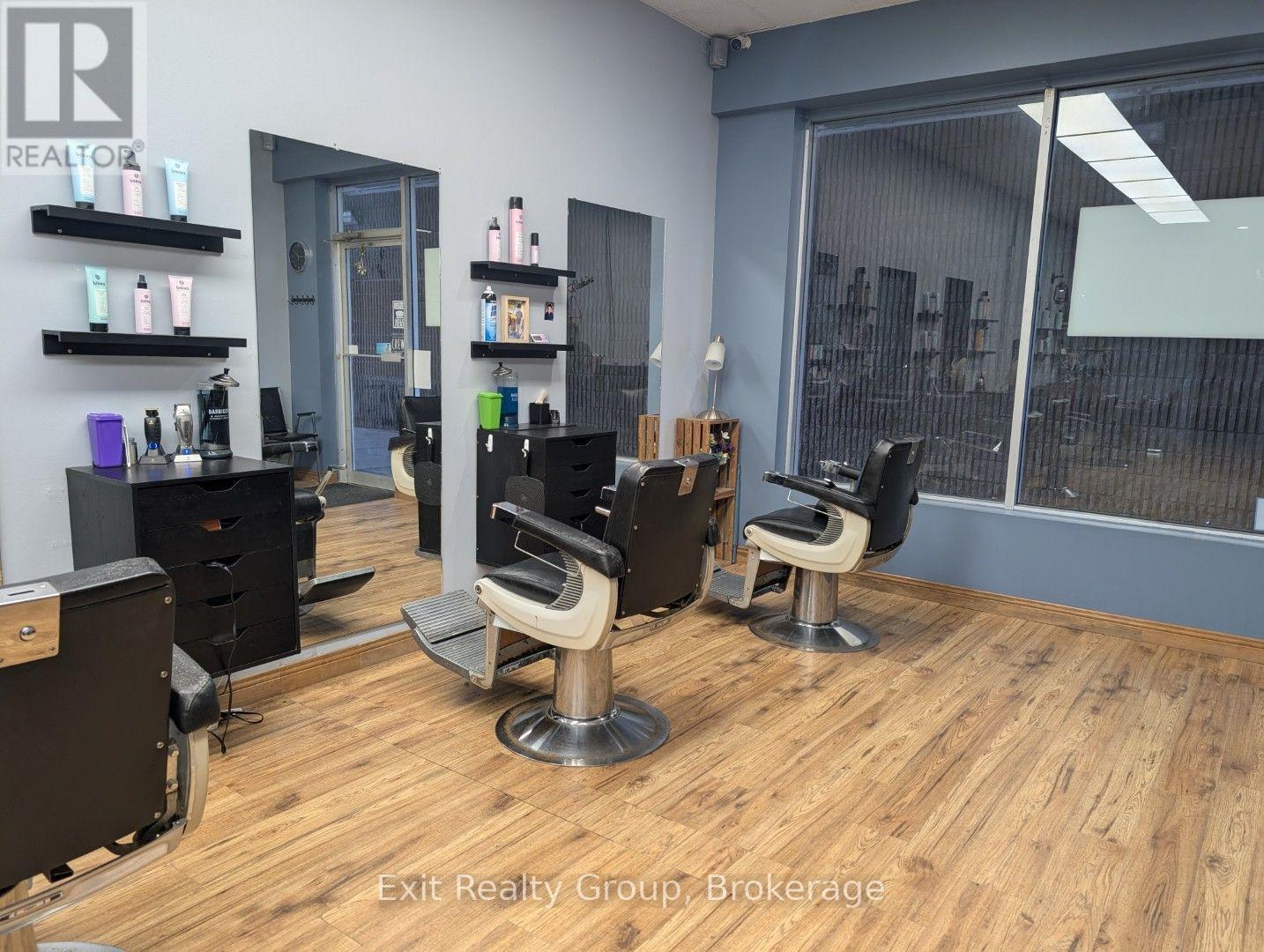 266 Dundas Street E Property Photo 6