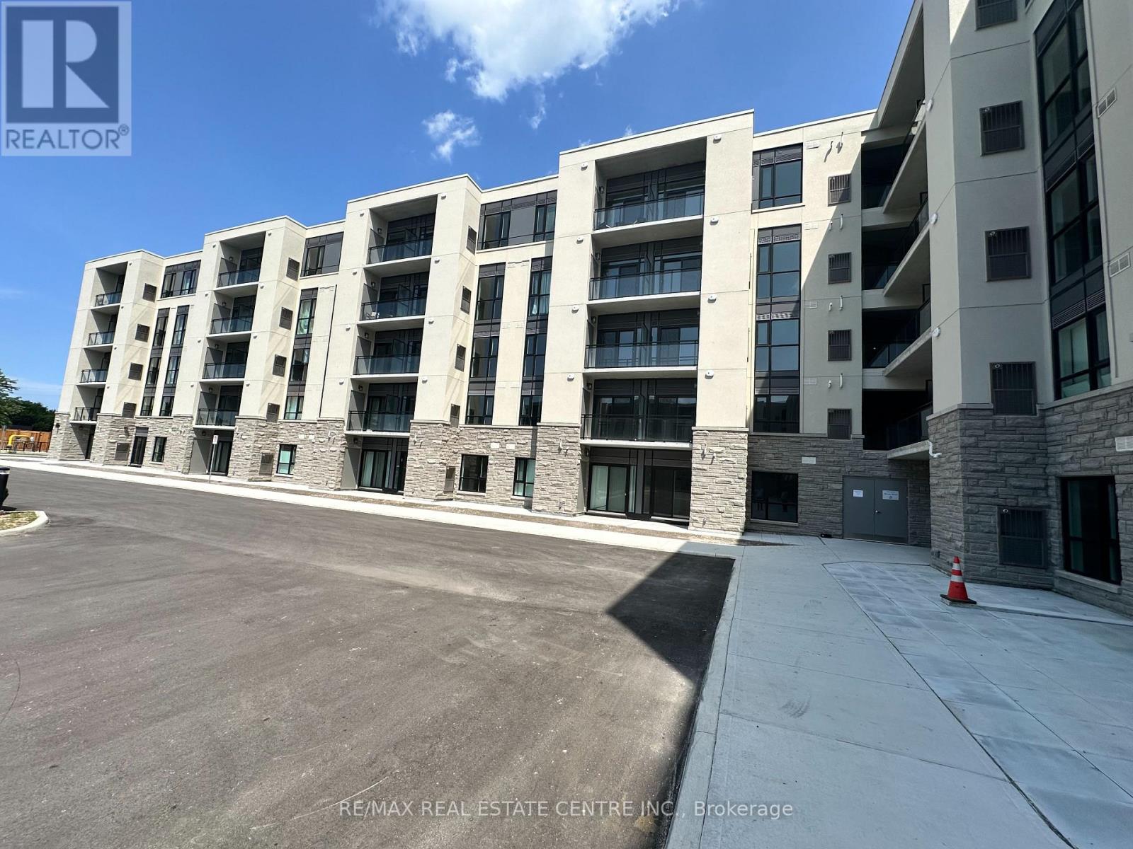 243 - 50 HERRICK AVENUE Property Photo 1