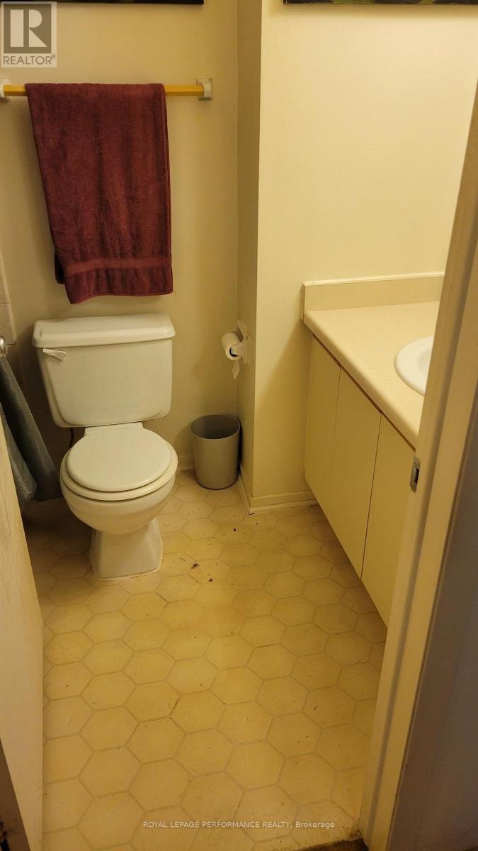 109 - 212 Viewmount Drive Property Photo 5