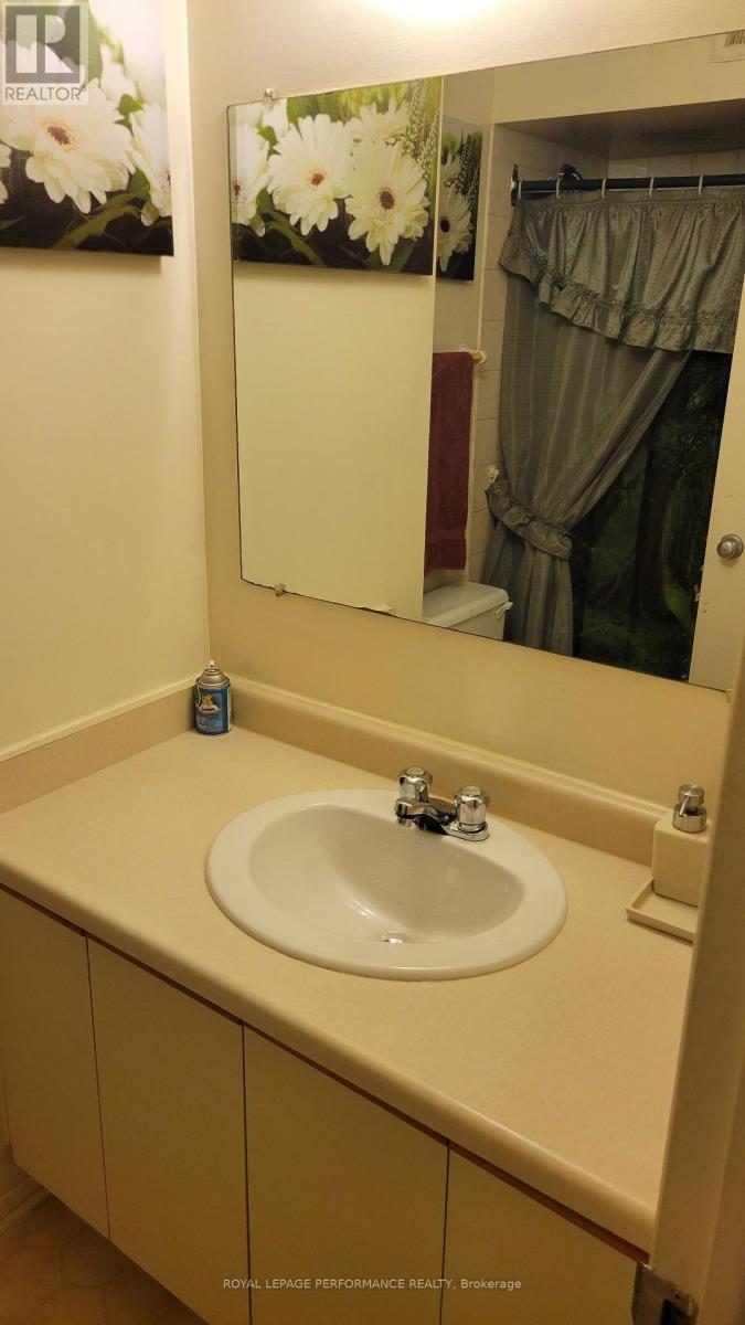 109 - 212 Viewmount Drive Property Photo 9