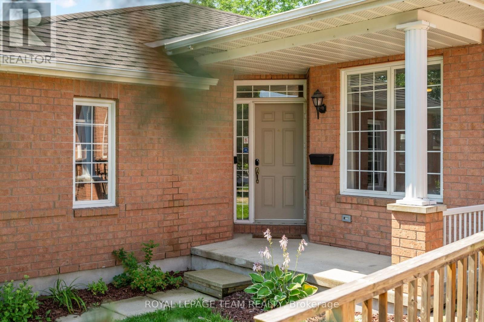 32 Trump Avenue Property Photo 3