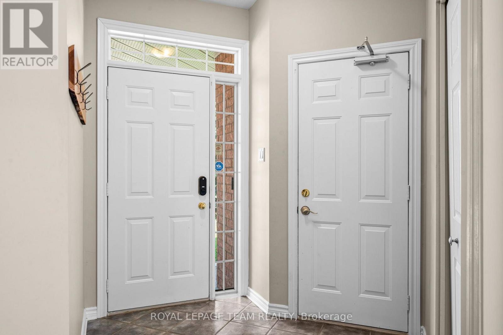 32 Trump Avenue Property Photo 4