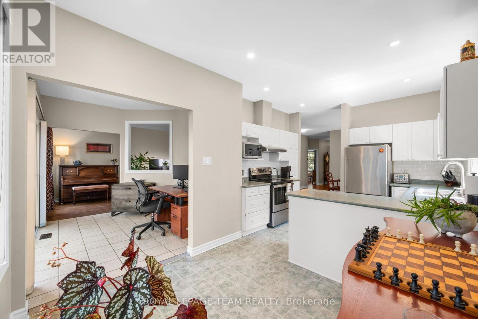 32 Trump Avenue Property Photo 22