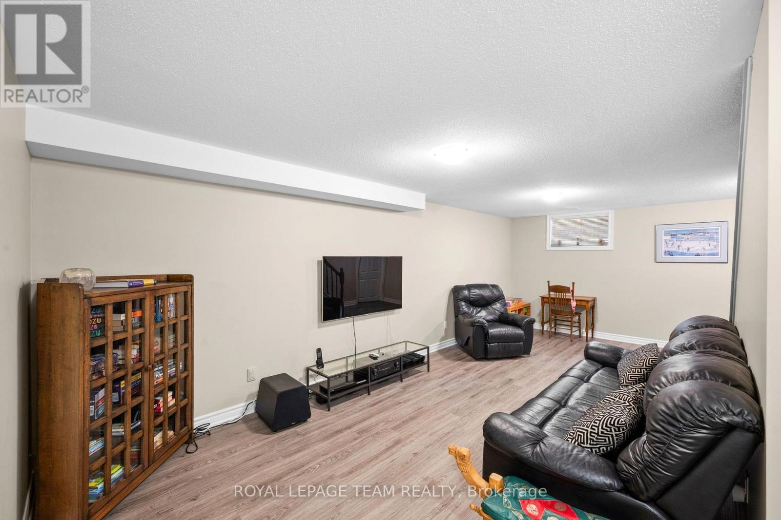32 Trump Avenue Property Photo 34