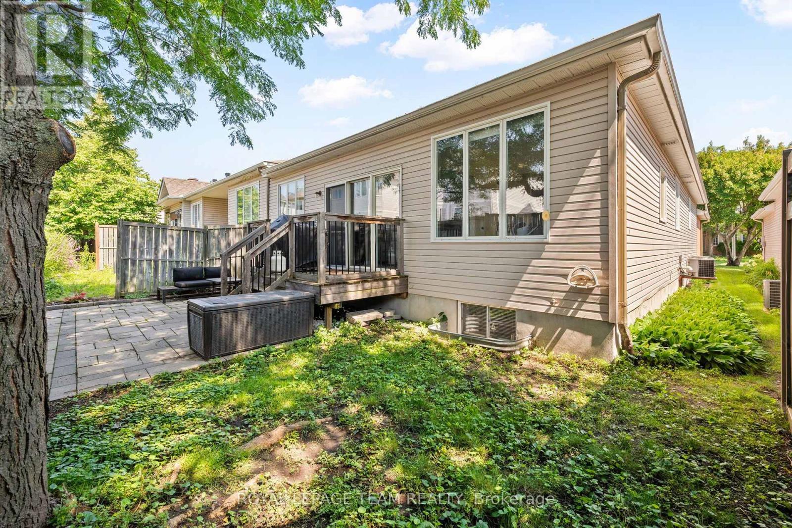 32 Trump Avenue Property Photo 40