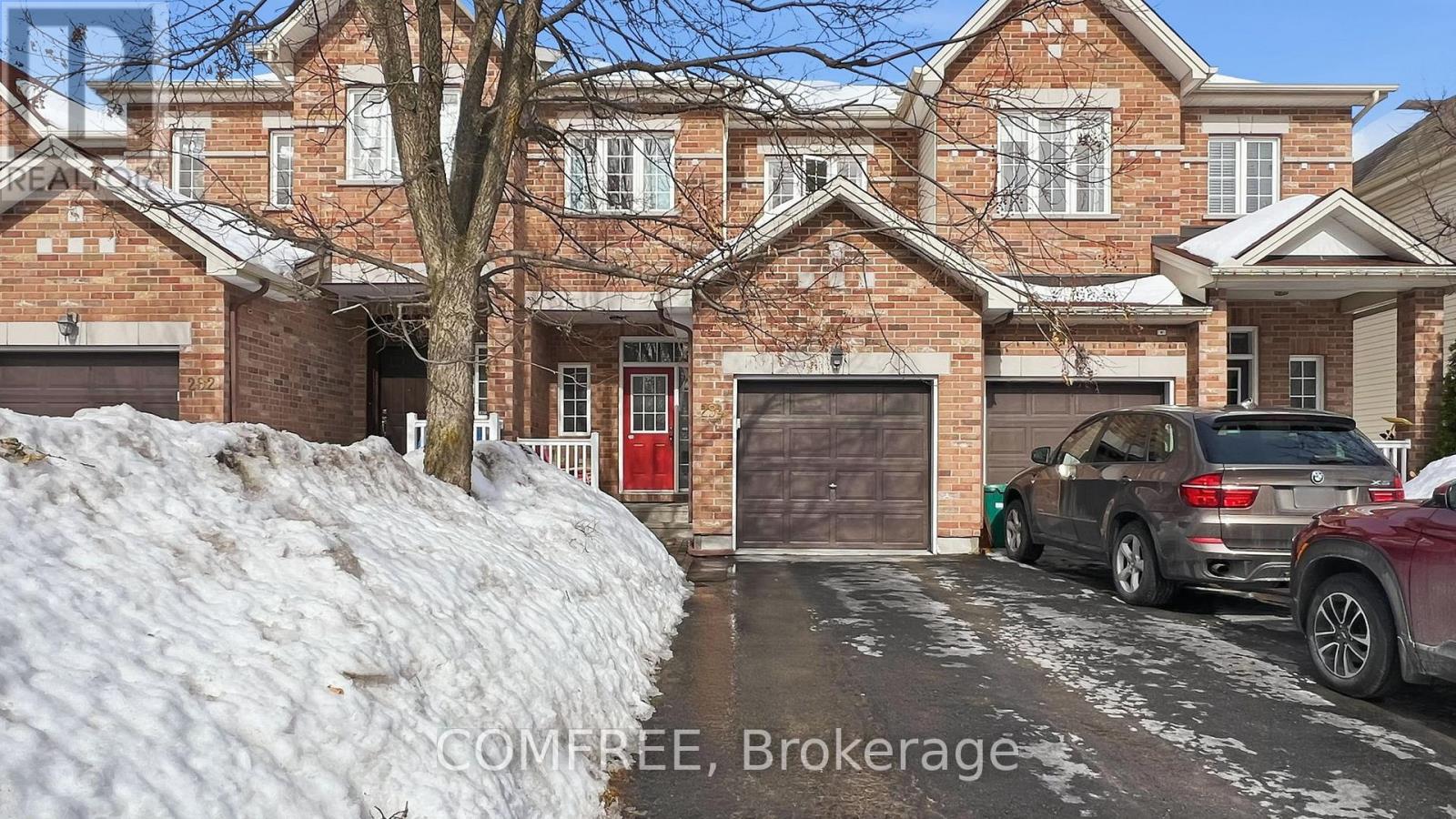 294 Waymark Crescent Property Photo 2