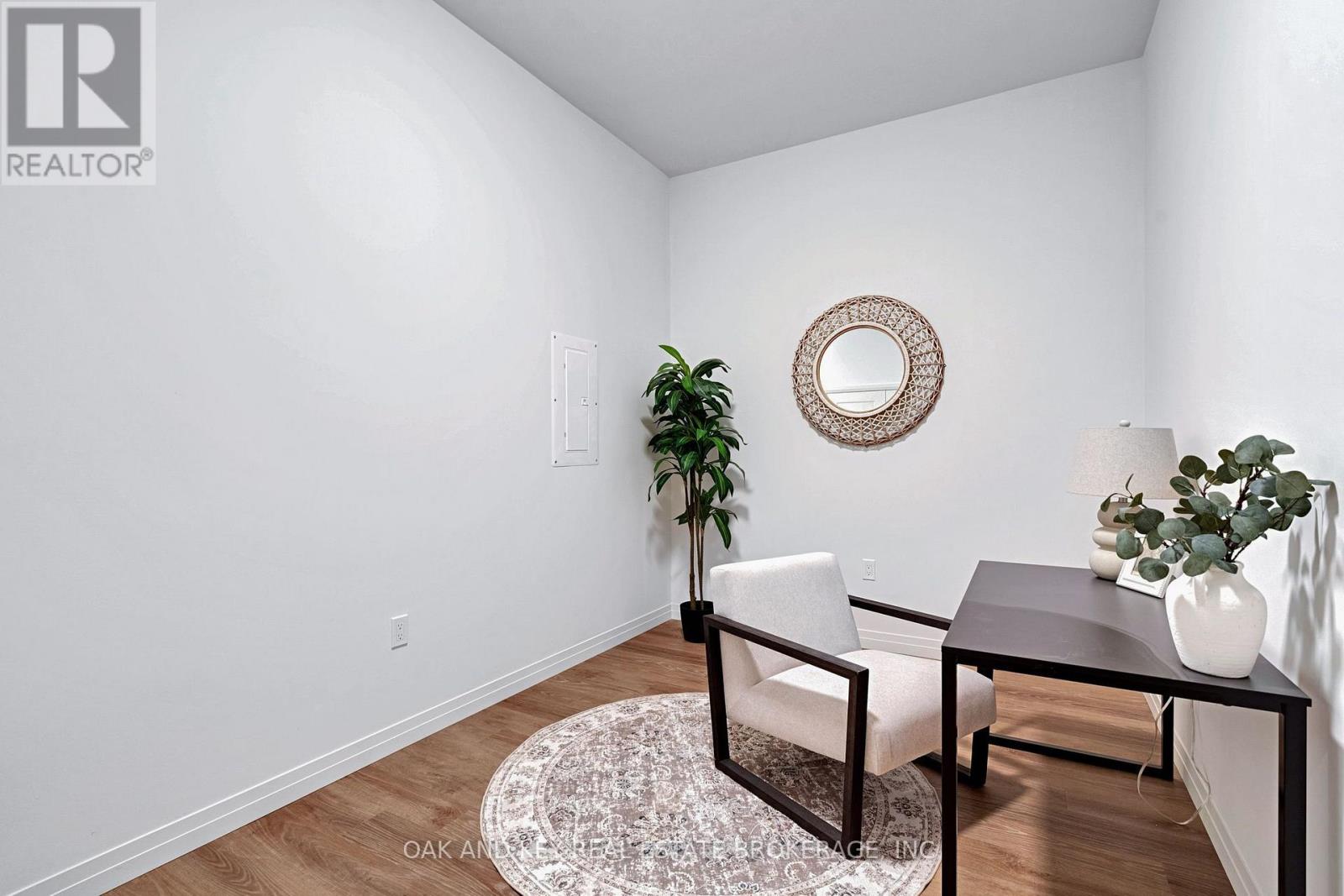 101 - 385 Hill Street Property Photo 13