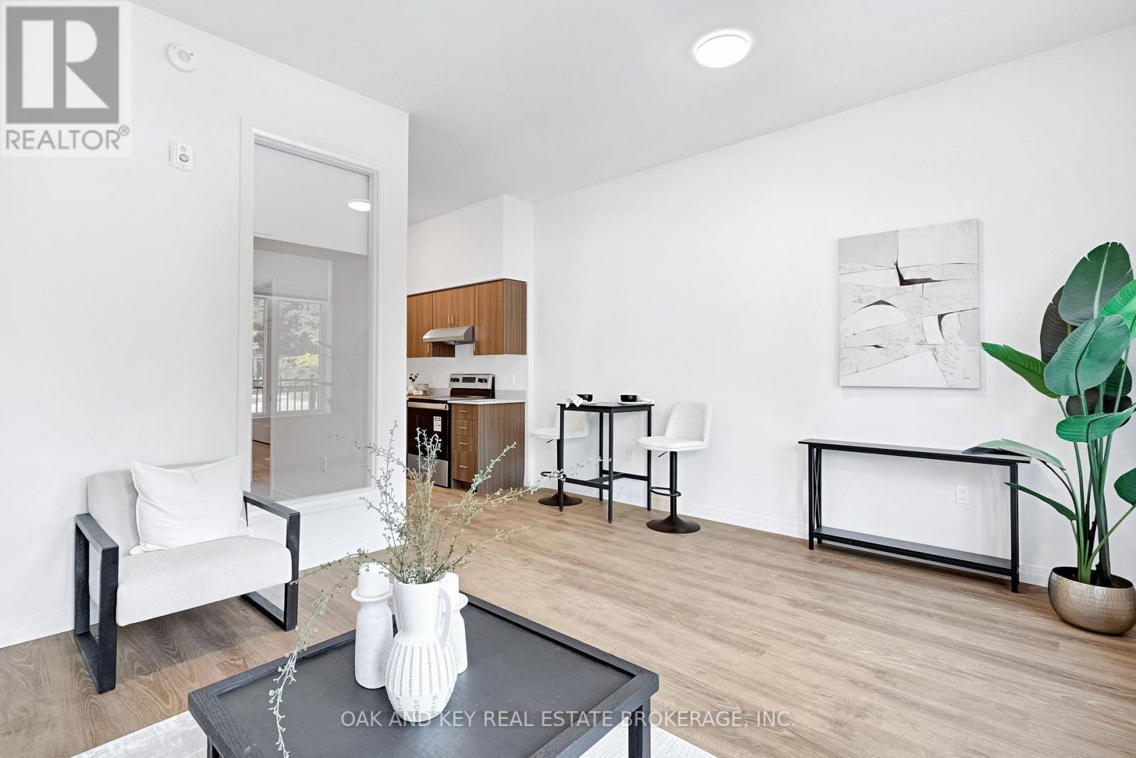 101 - 385 Hill Street Property Photo 17