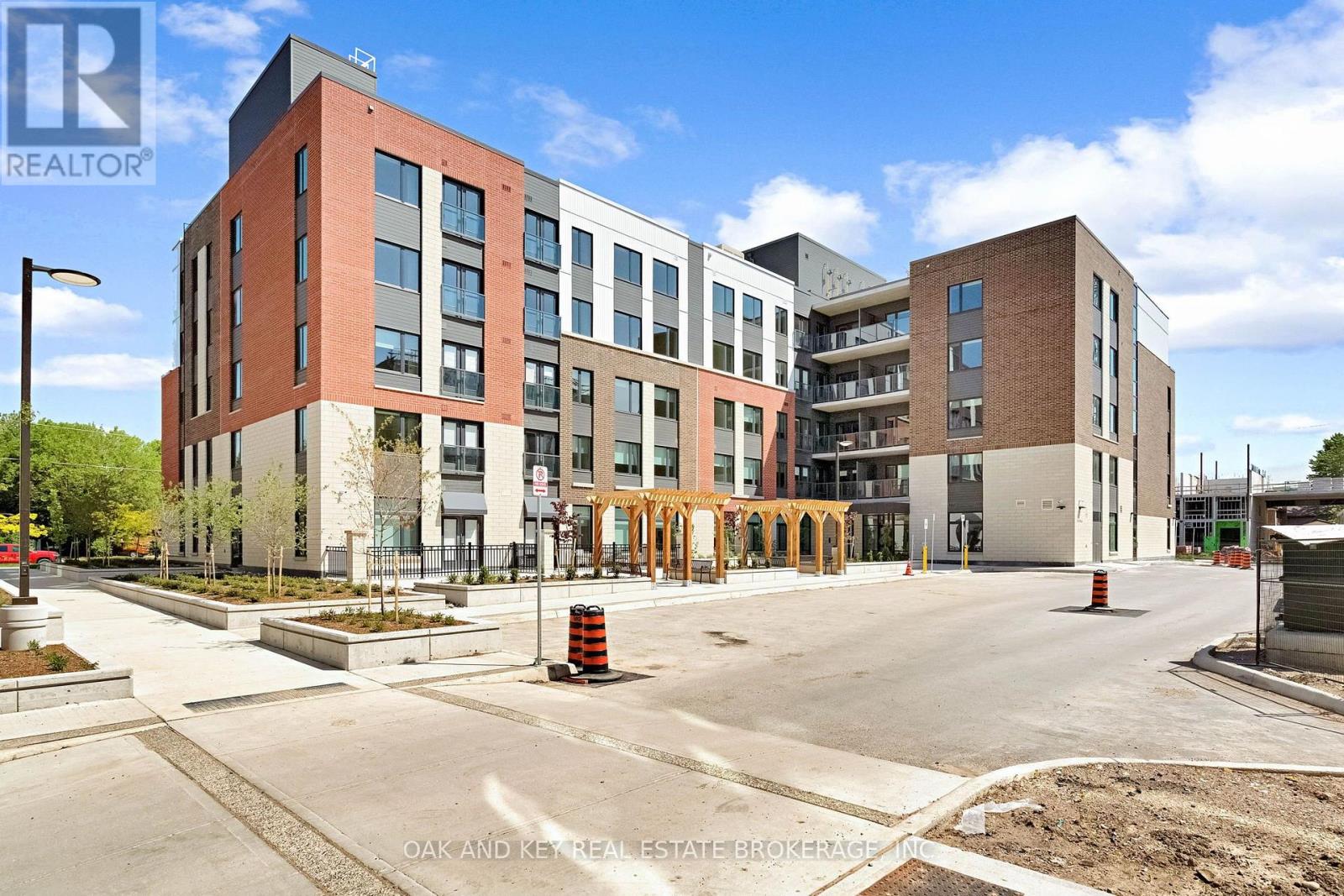 211 - 385 Hill Street Property Photo 1