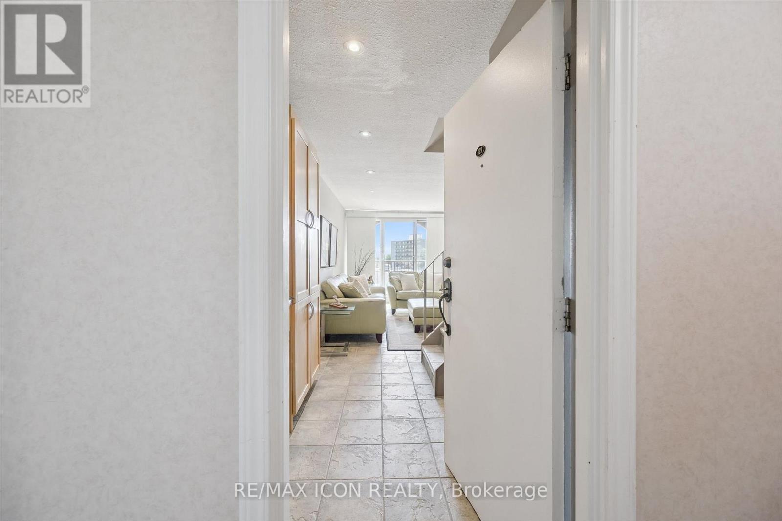 329 - 36 Hayhurst Road Property Photo 8