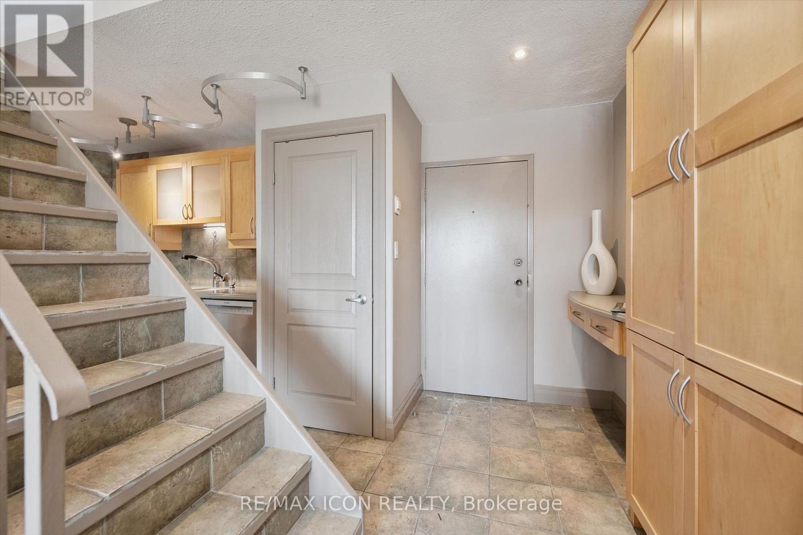 329 - 36 Hayhurst Road Property Photo 9