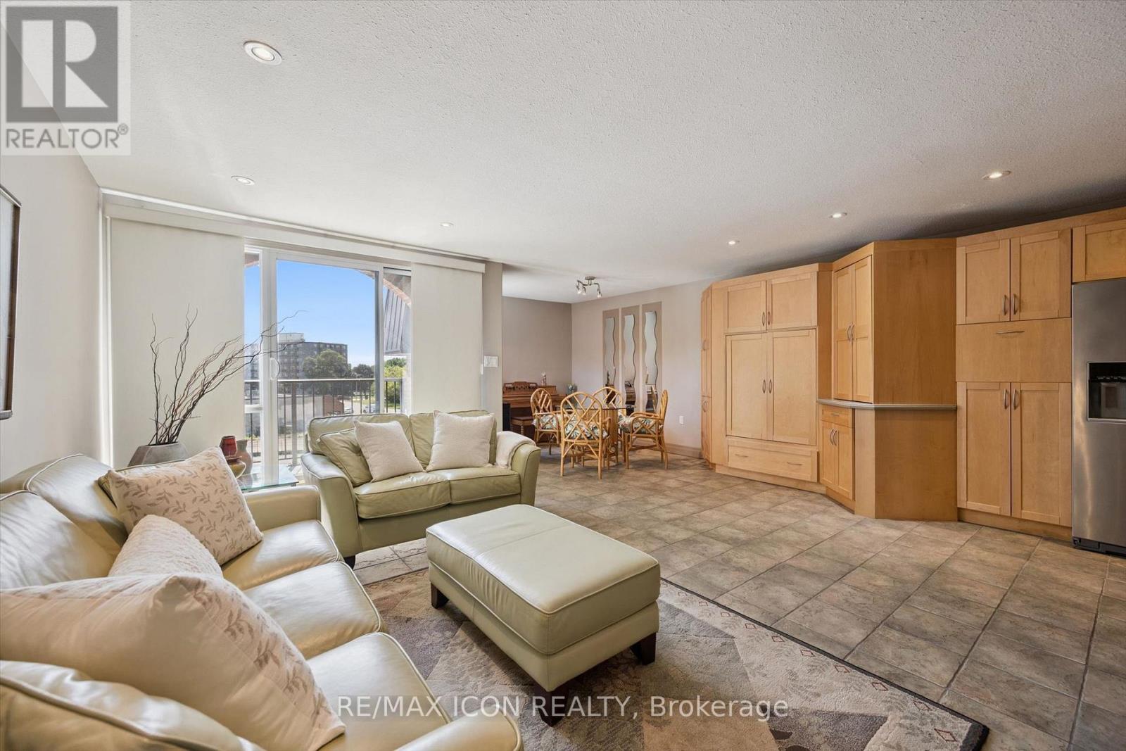 329 - 36 Hayhurst Road Property Photo 13