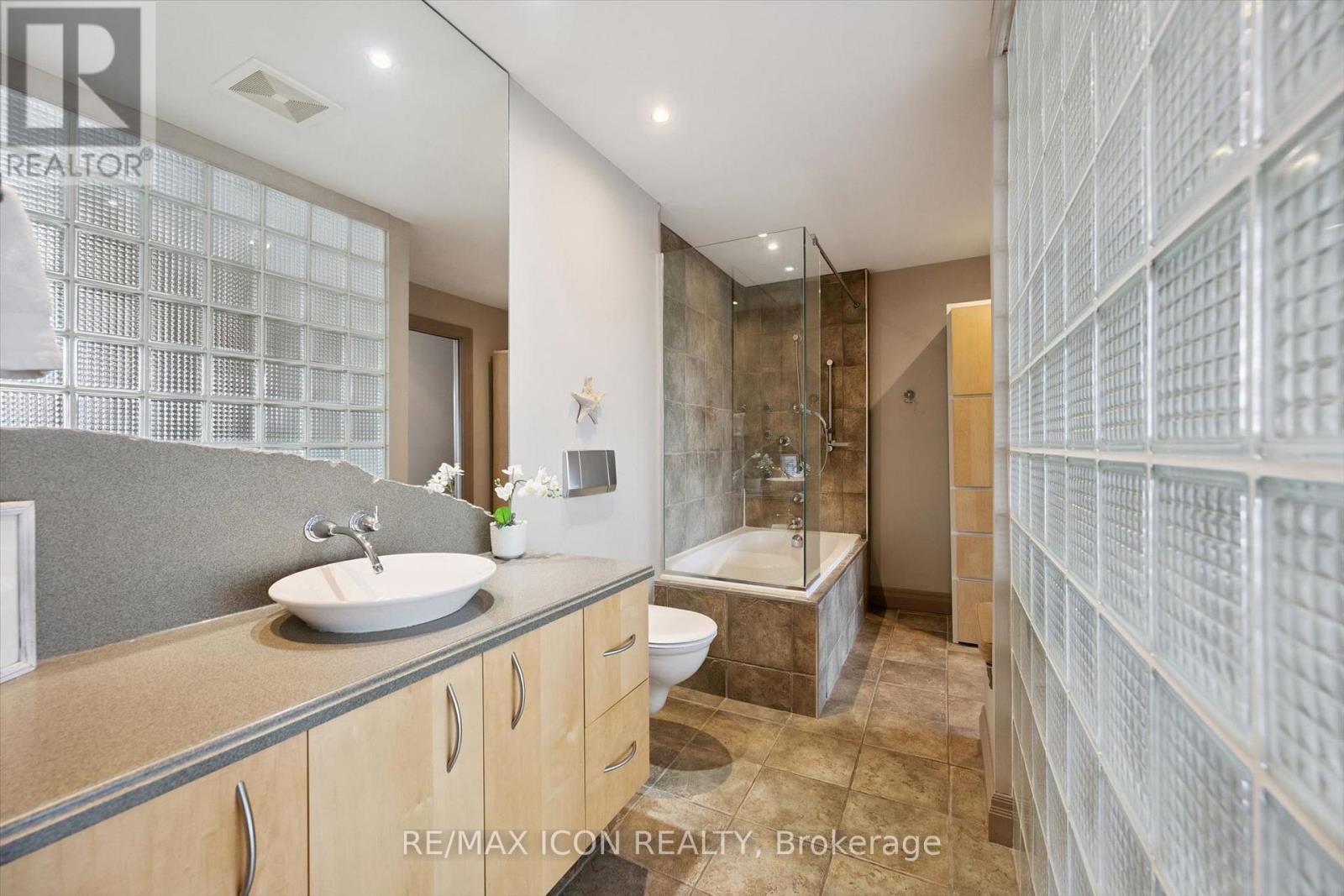 329 - 36 Hayhurst Road Property Photo 22