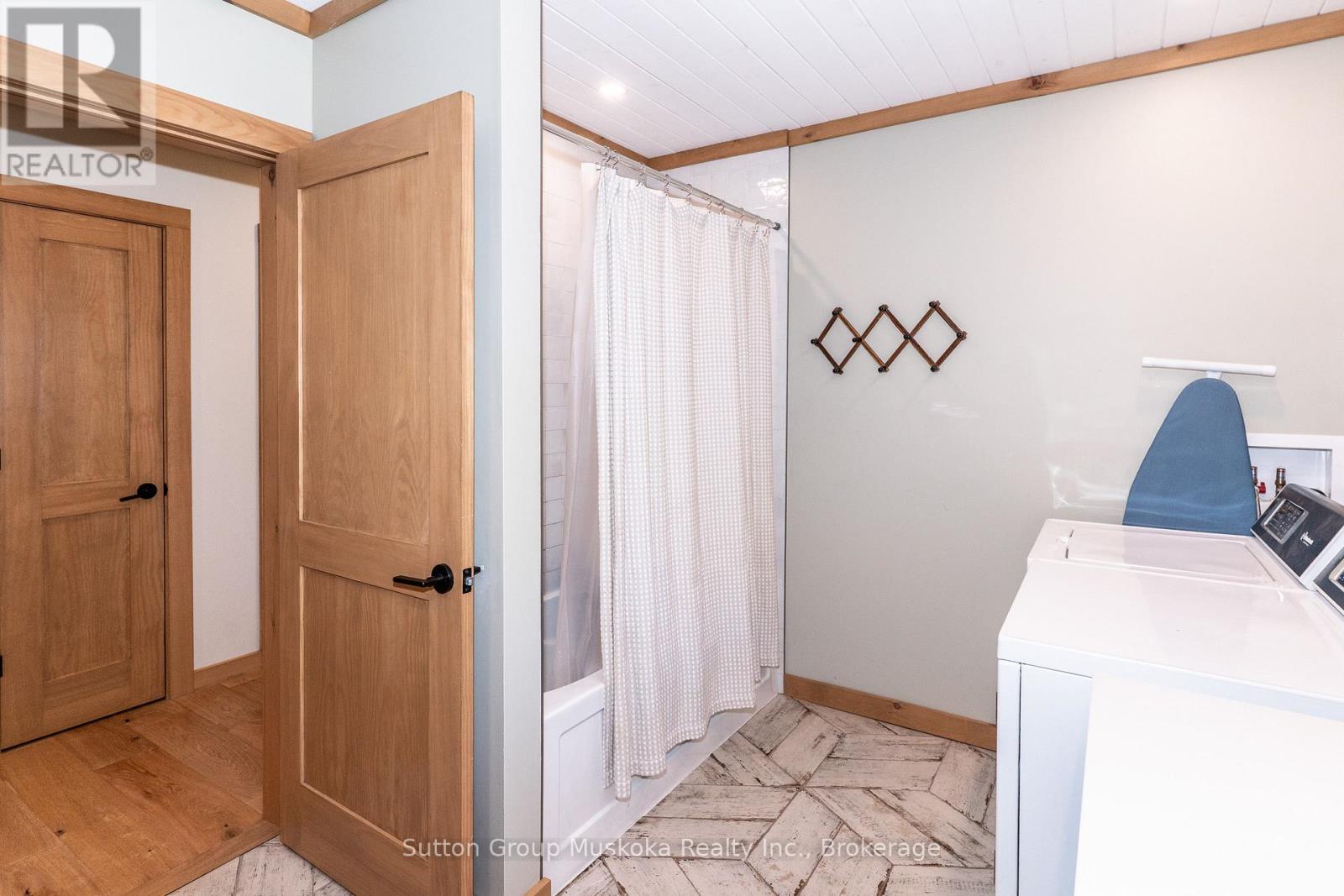 1265 Britannia Road Property Photo 21