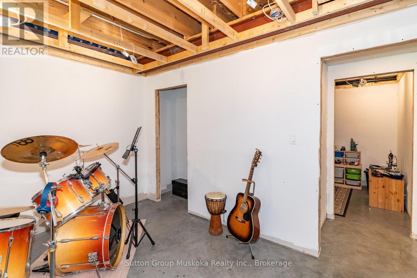1265 Britannia Road Property Photo 28