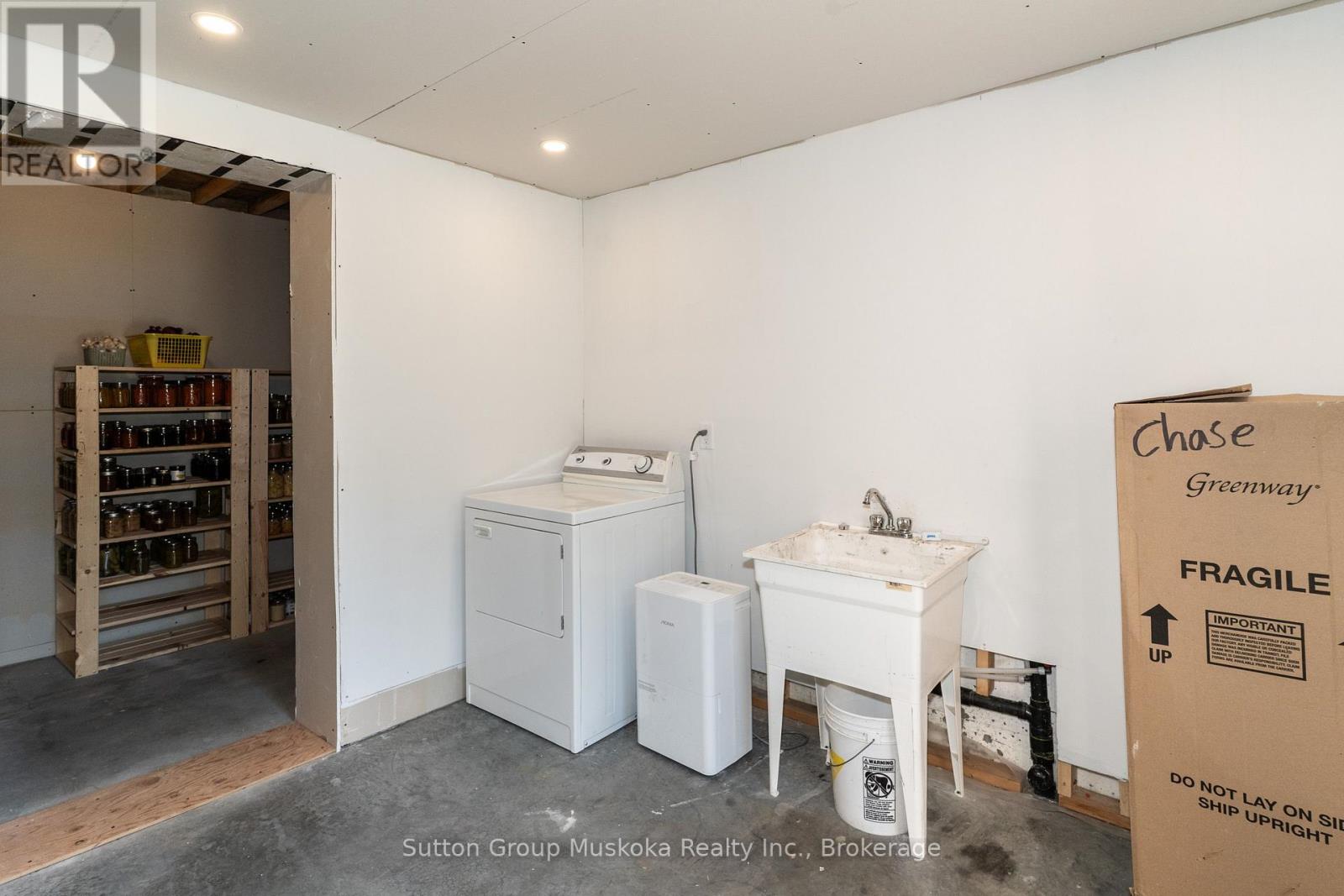 1265 Britannia Road Property Photo 33