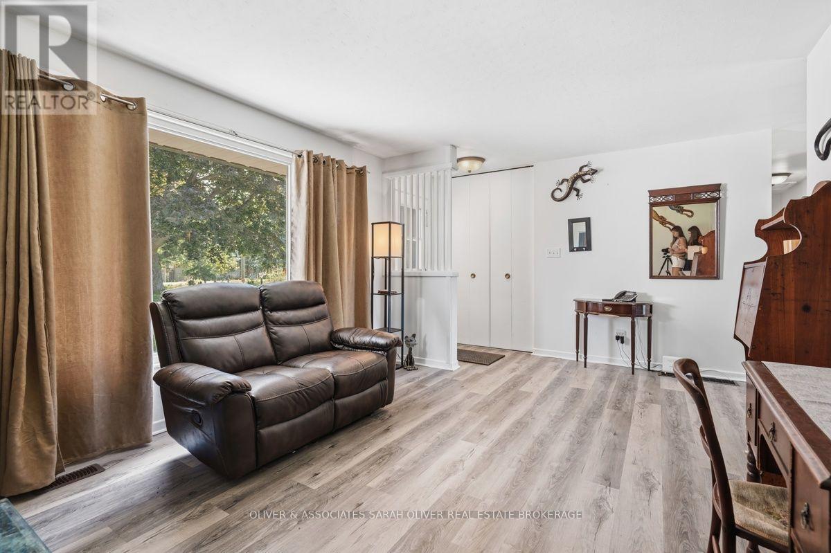 4159 Putnam Road Property Photo 2