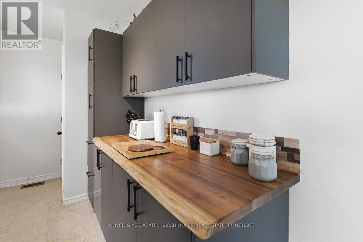4159 Putnam Road Property Photo 6