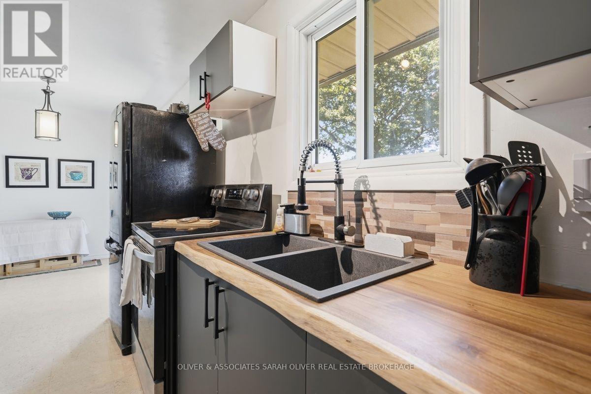 4159 Putnam Road Property Photo 8