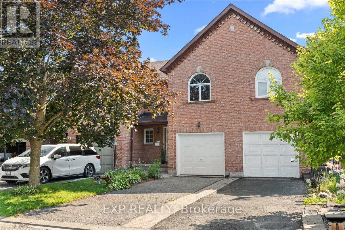77 Waterton Crescent Property Photo 3
