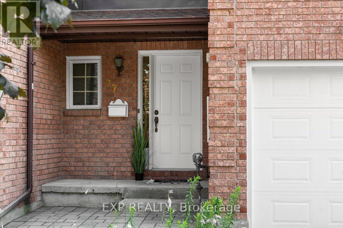 77 Waterton Crescent Property Photo 4