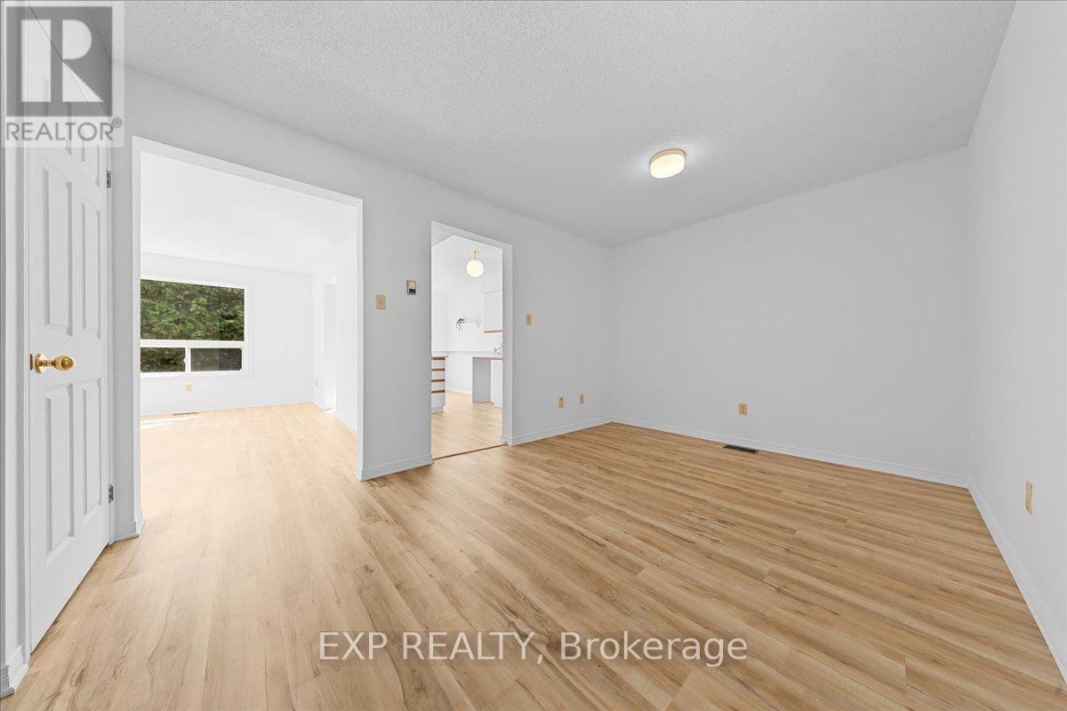 77 Waterton Crescent Property Photo 7
