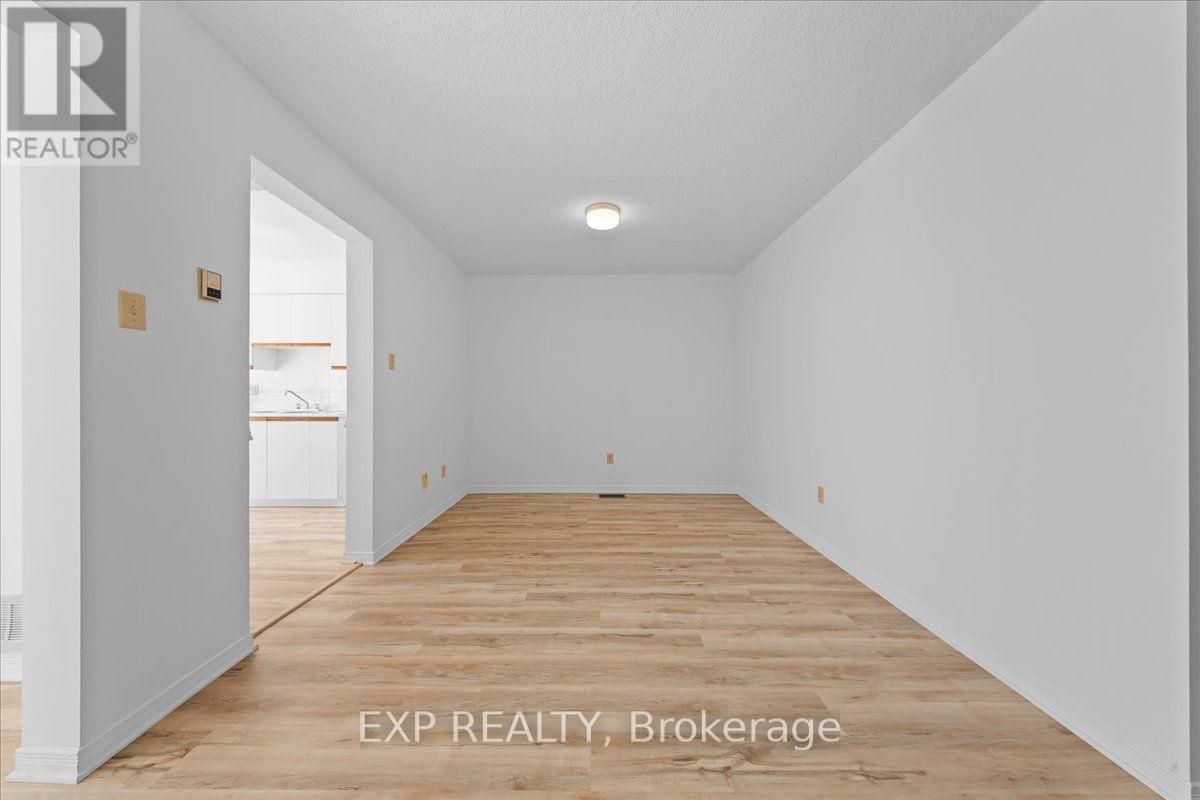 77 Waterton Crescent Property Photo 9
