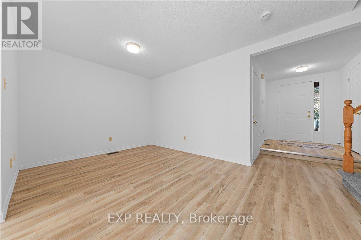 77 Waterton Crescent Property Photo 11