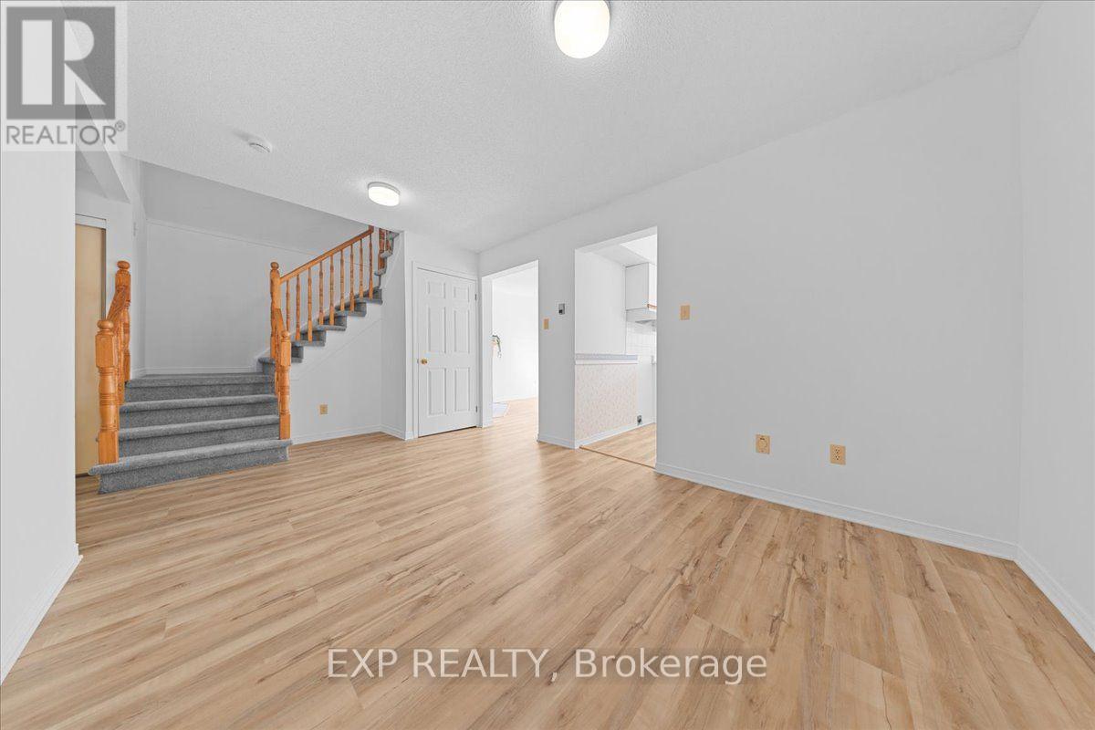 77 Waterton Crescent Property Photo 12