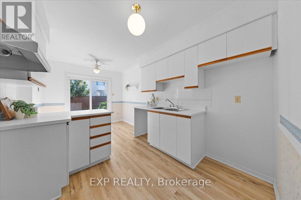 77 Waterton Crescent Property Photo 13