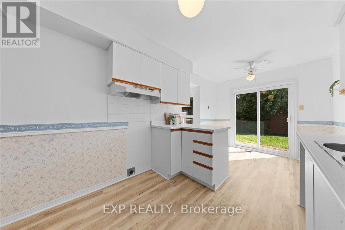 77 Waterton Crescent Property Photo 14