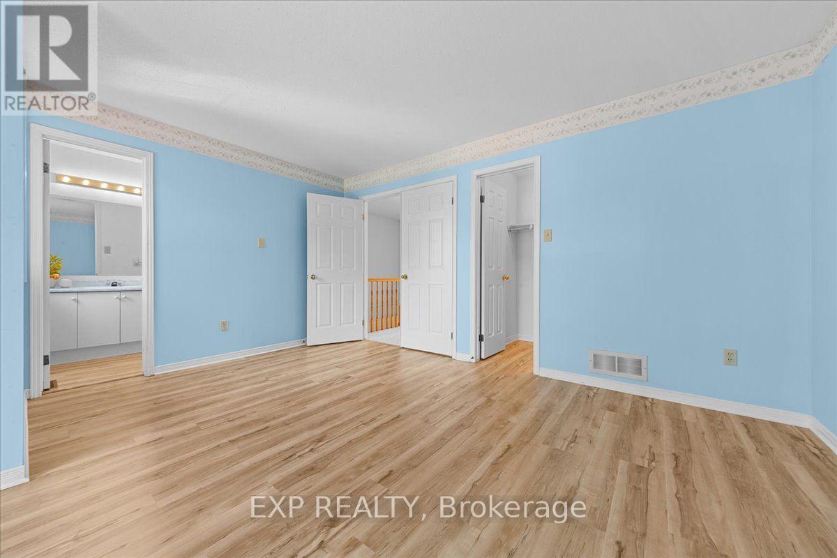 77 Waterton Crescent Property Photo 32