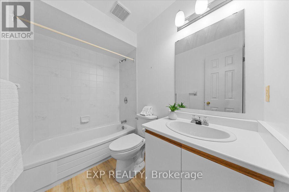 77 Waterton Crescent Property Photo 34