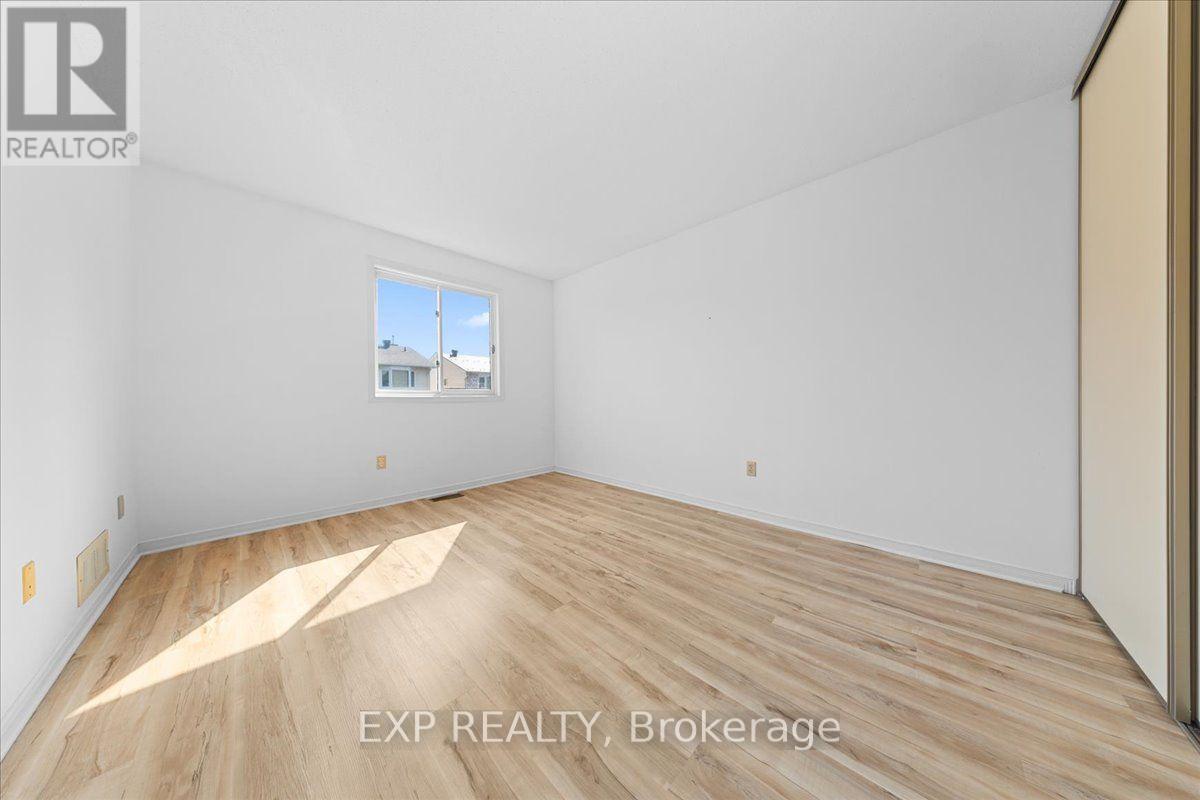 77 Waterton Crescent Property Photo 36