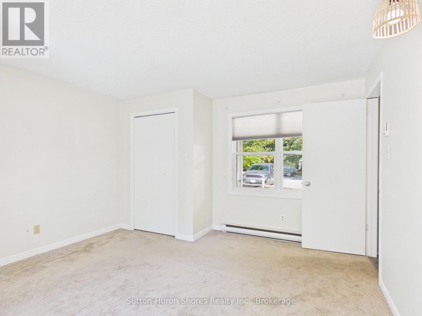 418 Elgin Street Property Photo 9
