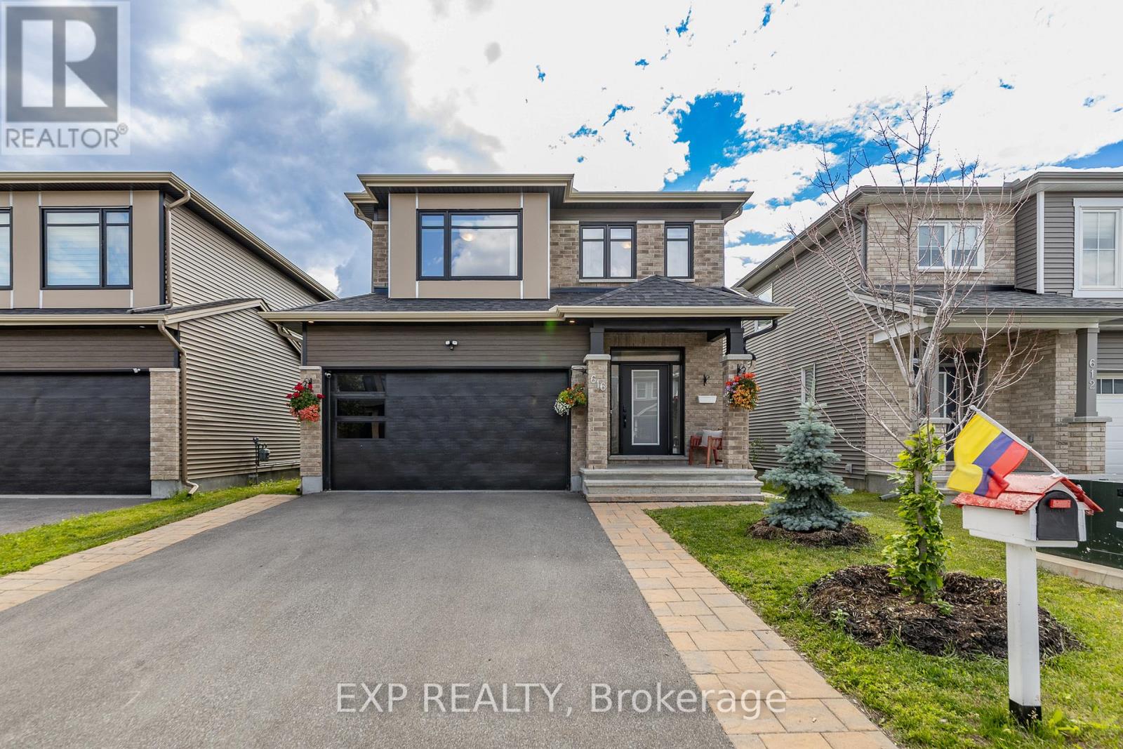 616 Moonflower Crescent Property Photo 1