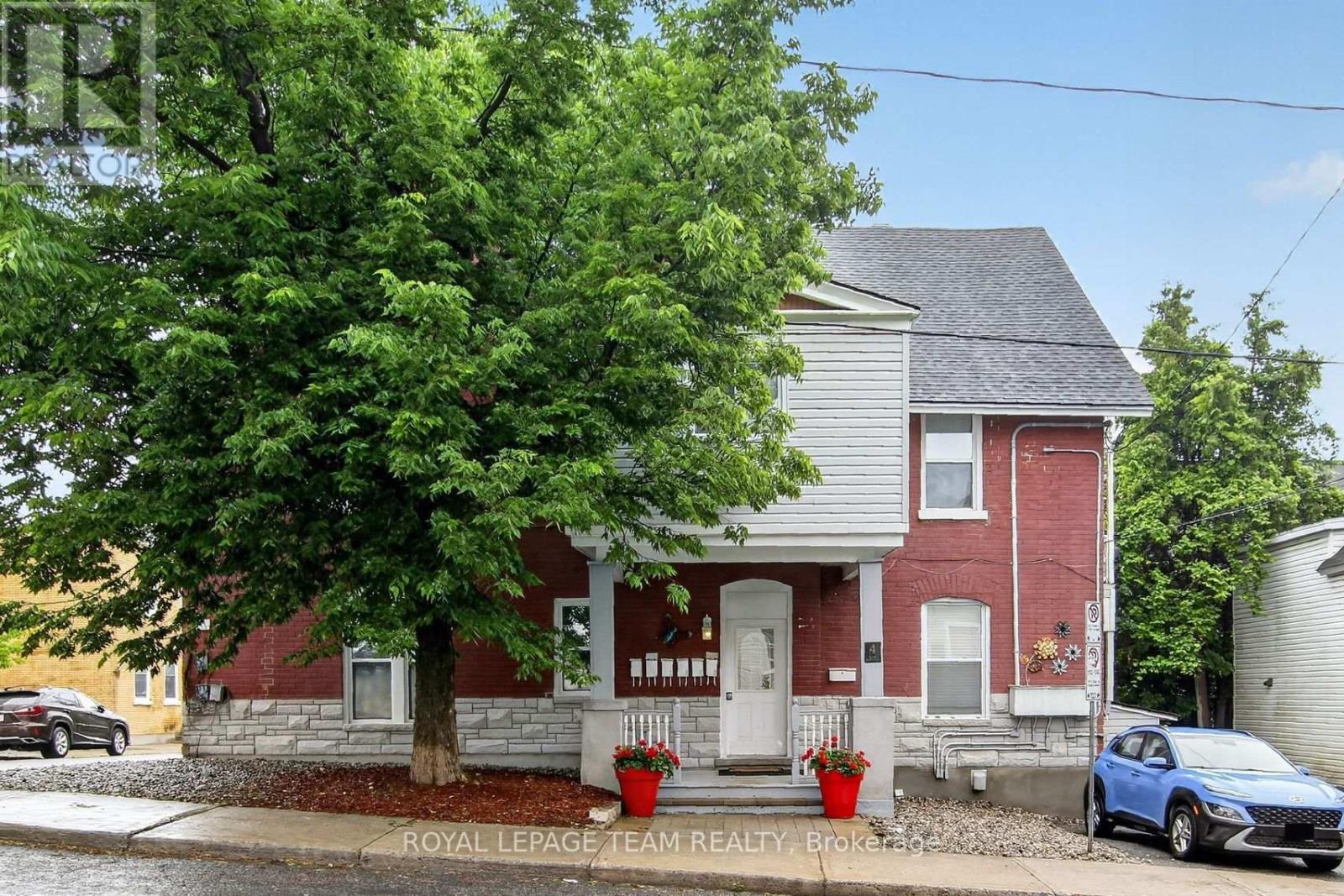 5 - 4 ECCLES STREET Property Photo 1