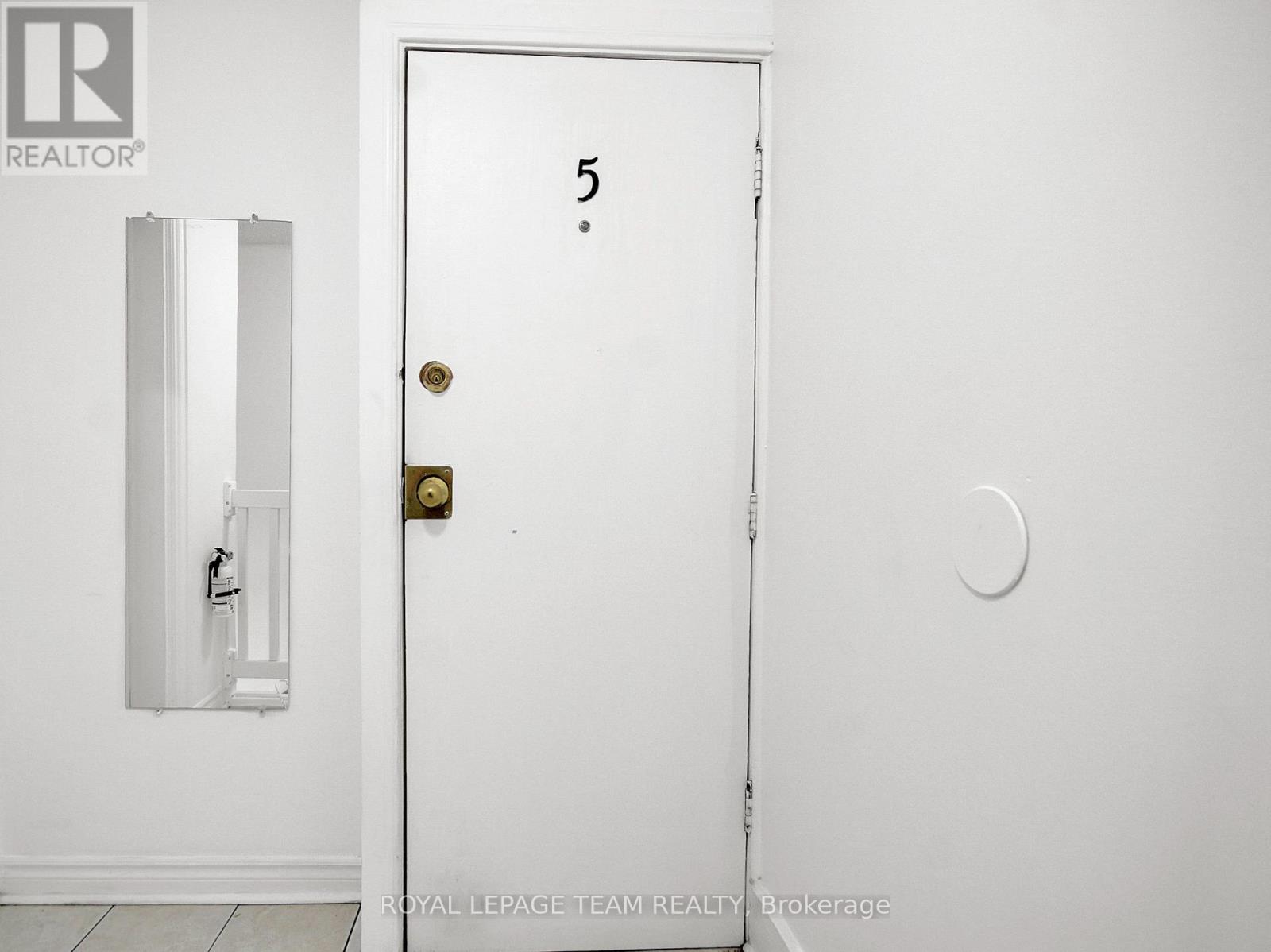 5 - 4 Eccles Street Property Photo 5
